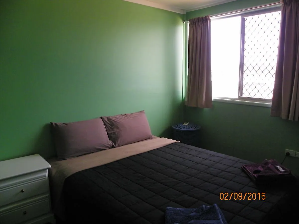 Mick'S Accommodation Club ماونت إيسا 2*,