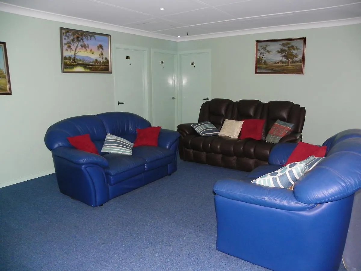 Mick'S Accommodation Club ماونت إيسا أستراليا