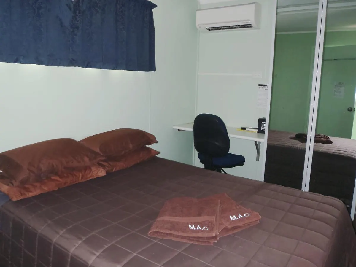 ** بيت ريفي Mick'S Accommodation Club ماونت إيسا أستراليا