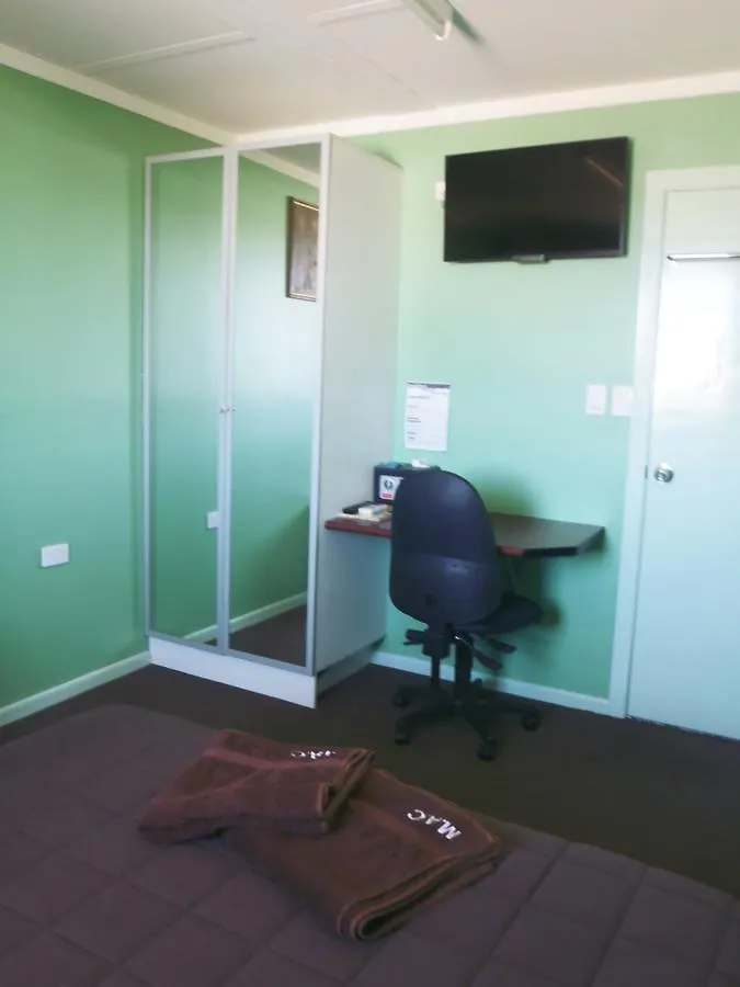 بيت ريفي Mick'S Accommodation Club ماونت إيسا